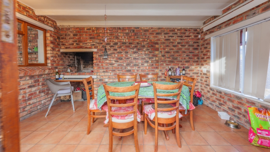To Let 3 Bedroom Property for Rent in Struisbaai Western Cape
